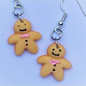 📷🔹️NWT Gingerbread Man Dangling Earrings